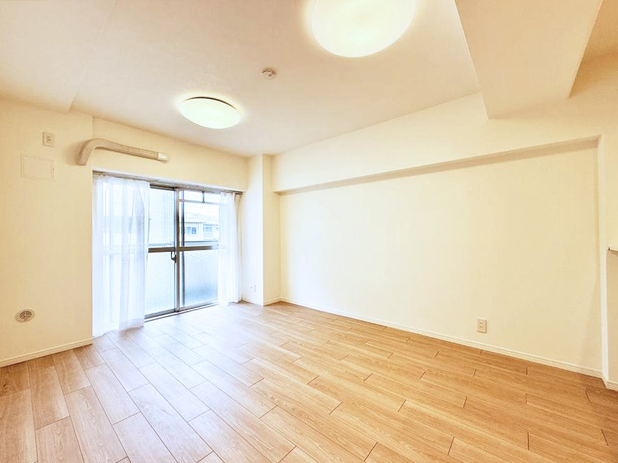 ���r���O ����