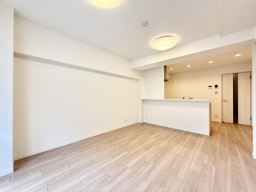 ���r���O ����