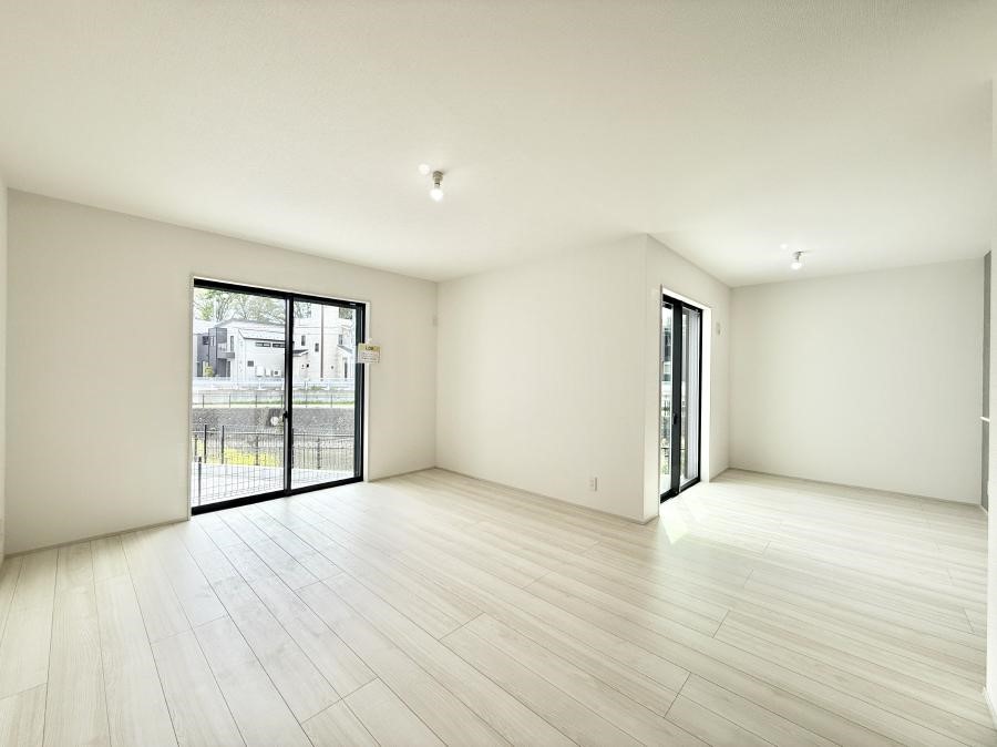 ���r���O ���������S�n�̂����A���z�̃��r���O