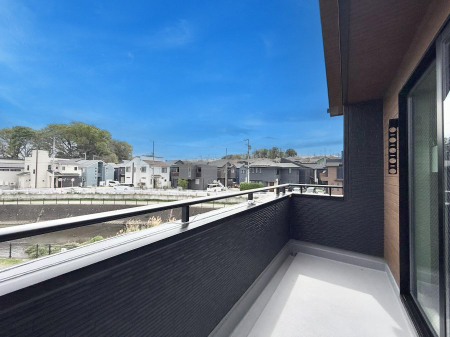 �o���R�j�[ ������ �G�߂̈ڂ낢����������J���I�ȋ�Ԃł�