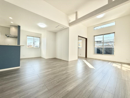 ���r���O ���������S�n�̂����A���z�̃��r���O