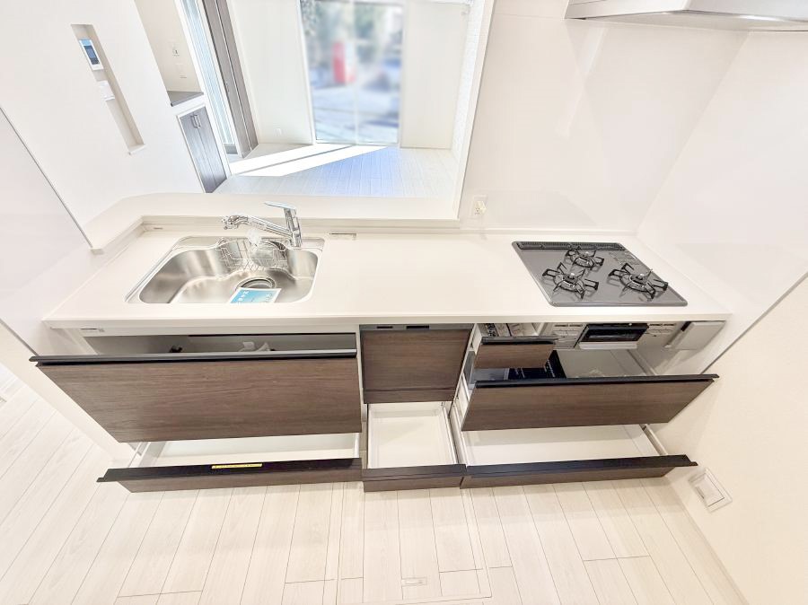 �L�b�`�� �������Ƒ����J��[�߂�A������̂���L�b�`��