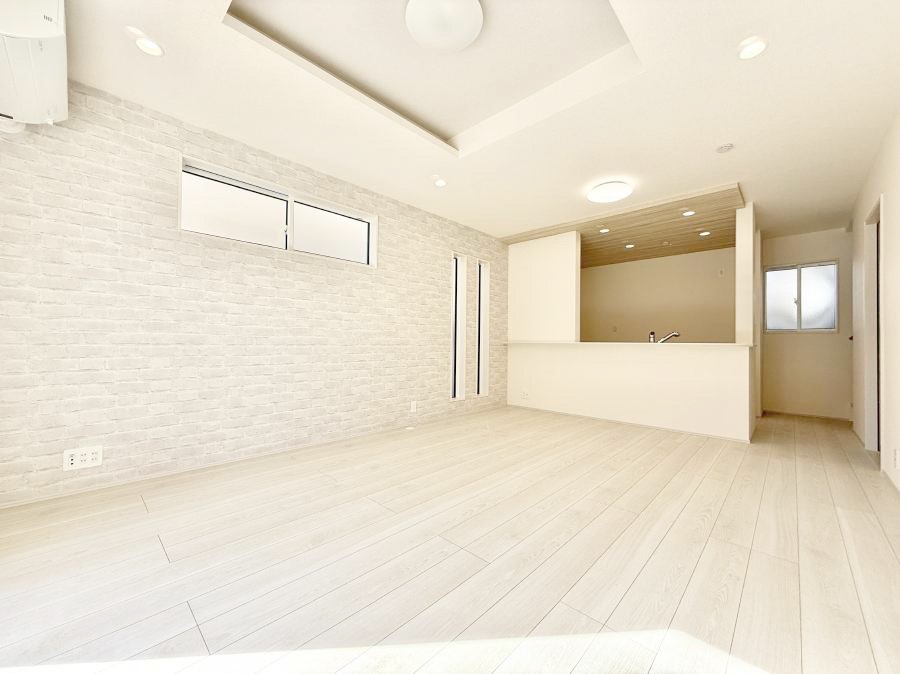 ���r���O ���������났�ƏΊ炪�W�܂�A�S���܂郊�r���O