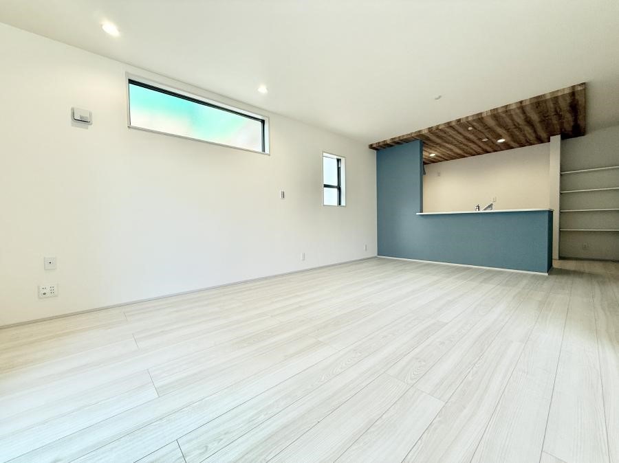 ���r���O ���������R�Ɖ�b�����܂��A�S�n�悢�ЂƂƂ�