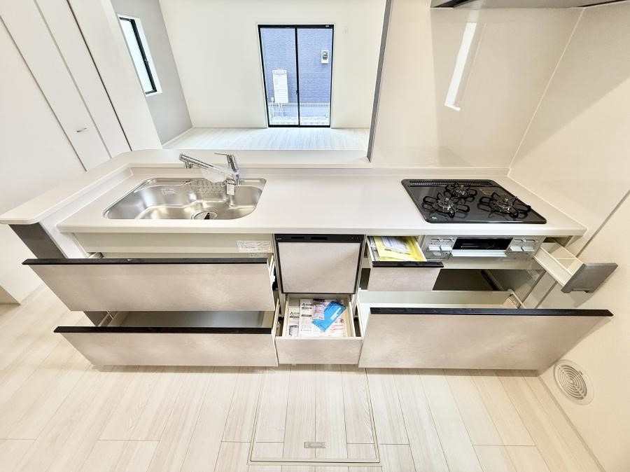 �L�b�`�� �������Ƒ����J��[�߂�A������̂���L�b�`��