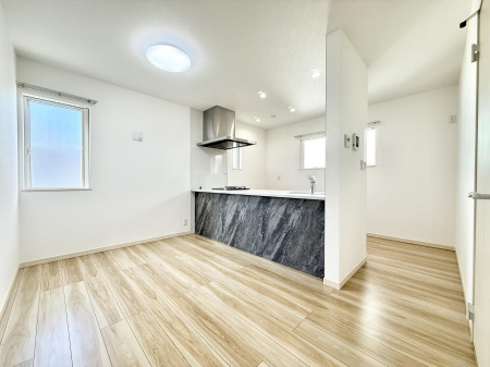 ���̑����� �������Ƒ��̏Ί炪���ӂ��A���났�̋��