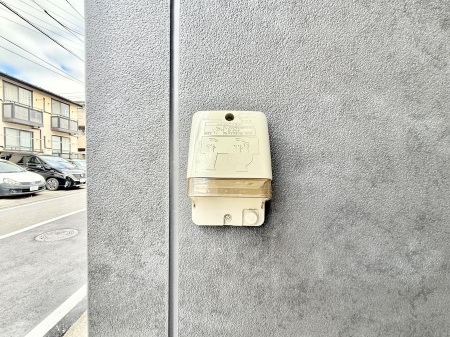 ���̑����� �ݔ������O�ɓd���R���Z���g������΁A�������@�ő���O�ǂ�|������ȂǕ֗��ł��B