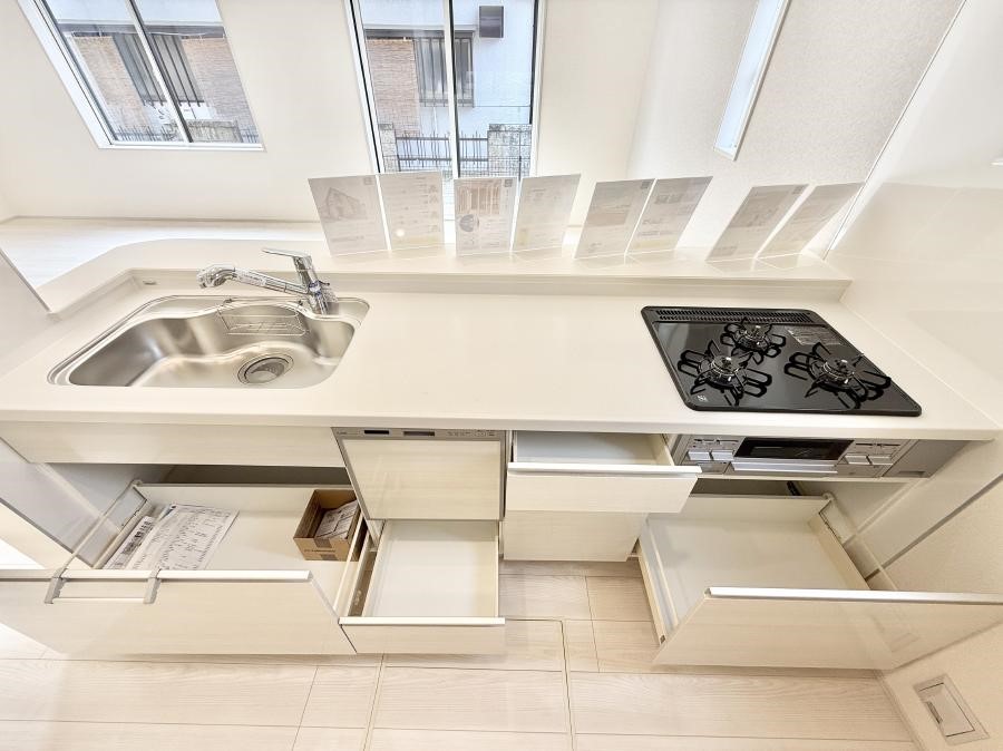 �L�b�`�� �����������������Ԃ����܂��A�Ί炠�ӂ��L�b�`��