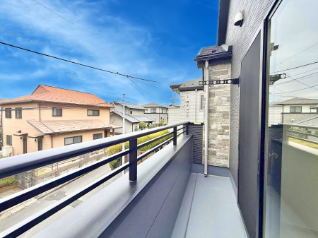 �o���R�j�[ ������ �G�߂̈ڂ낢����������J���I�ȋ�Ԃł�