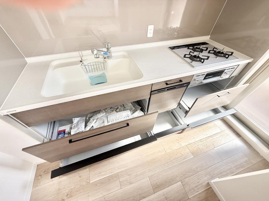 �L�b�`�� �������Ƒ����J��[�߂�A������̂���L�b�`��