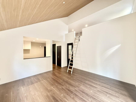 ���r���O �����������������Ɠ��ʂɂ���A�e���̋��