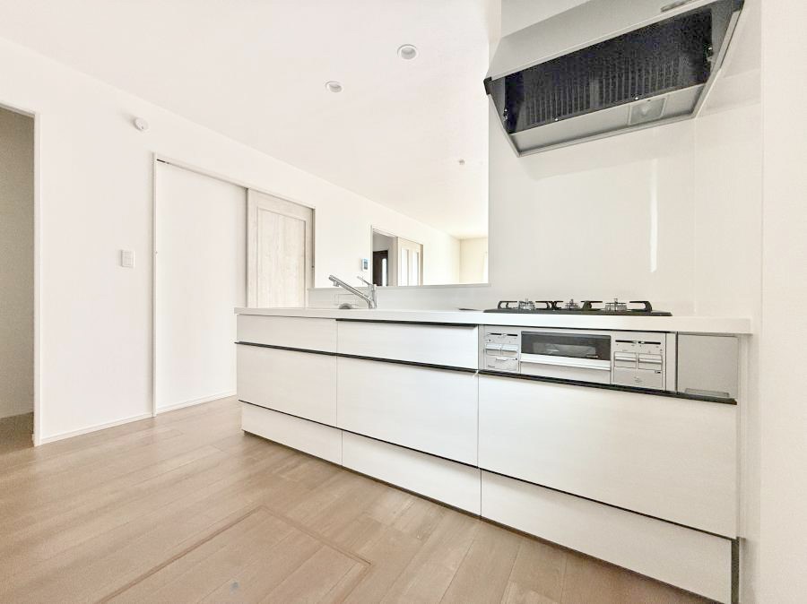 �L�b�`�� �������Ƒ����J��[�߂�A������̂���L�b�`��