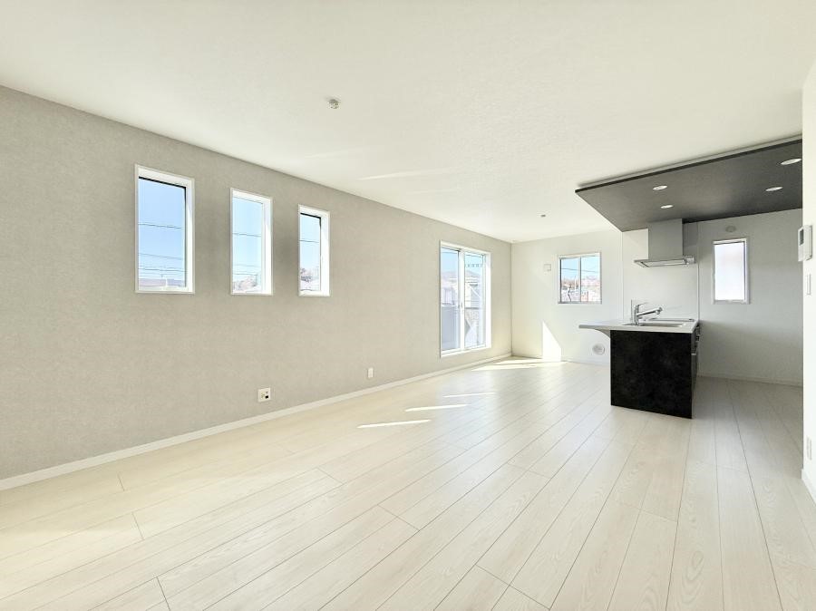 ���r���O ���������R�Ɖ�b�����܂��A�S�n�悢�ЂƂƂ�