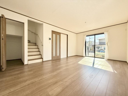 ���r���O ���������S�n�̂����A���z�̃��r���O