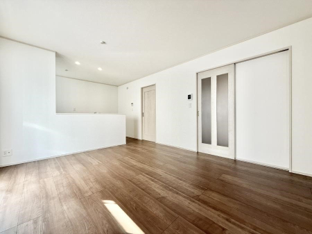 ���r���O ����