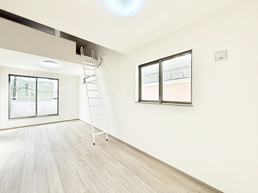 ���r���O �����������������Ɠ��ʂɂ���A�e���̋��