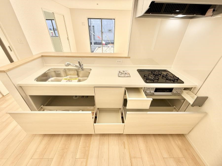 �L�b�`�� �����������������Ɗy�����Ȃ�A���K�ȃL�b�`�����