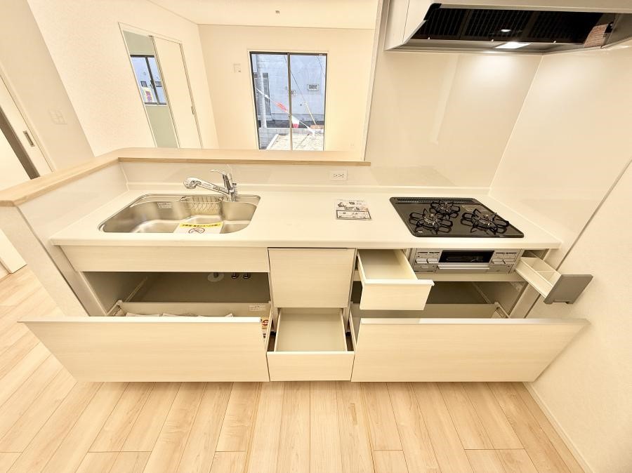 �L�b�`�� �����������������Ɗy�����Ȃ�A���K�ȃL�b�`�����