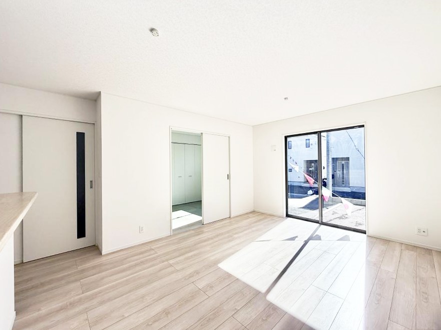 ���r���O ���������S�n�̂����A���z�̃��r���O