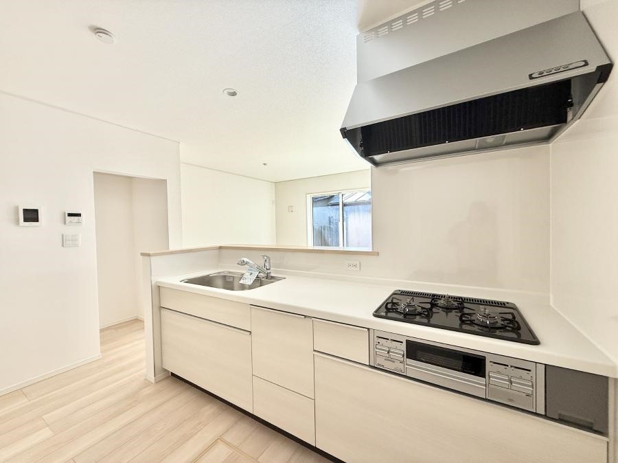 �L�b�`�� �������Ƒ����J��[�߂�A������̂���L�b�`��