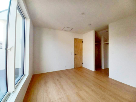 ���̑����� ������ �G�߂̈ڂ낢����������J���I�ȋ�Ԃł�