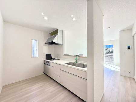 ���r���O ���������S�n�̂����A���z�̃��r���O