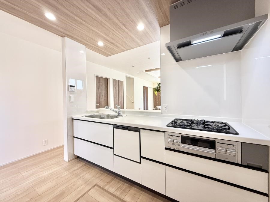 �L�b�`�� �������Ƒ����J��[�߂�A������̂���L�b�`��