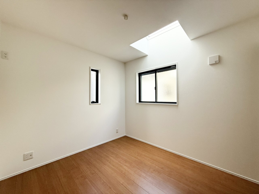 ���̑����� ������ ��𒭂߂Ȃ���A�ق��ƈꑧ������ʂȋ��