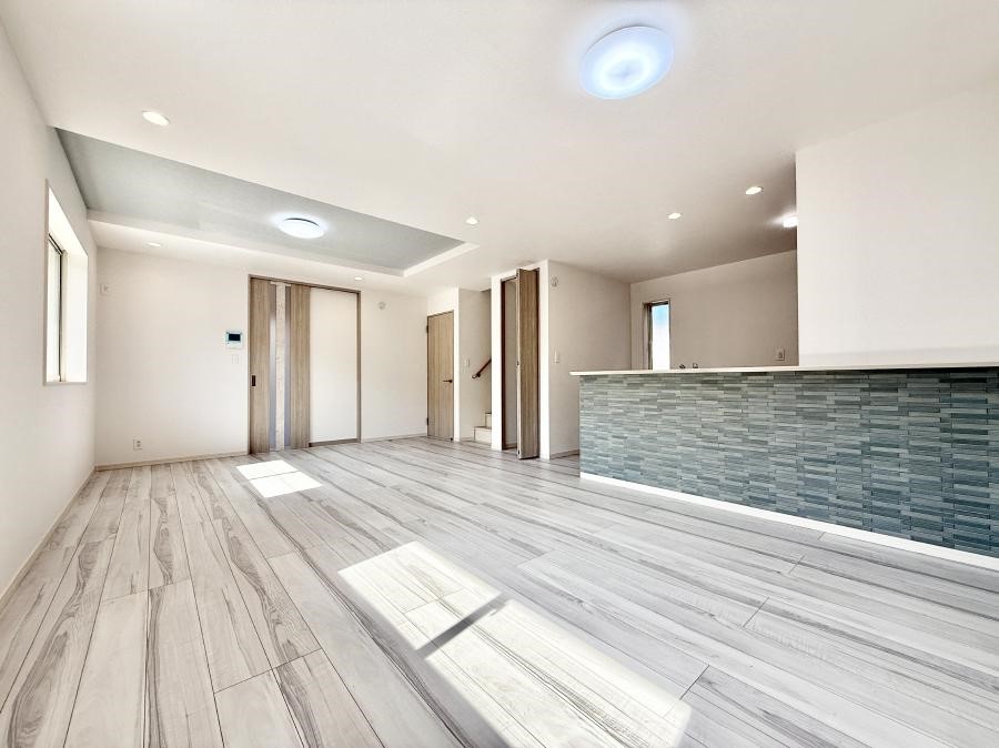 ���r���O ����