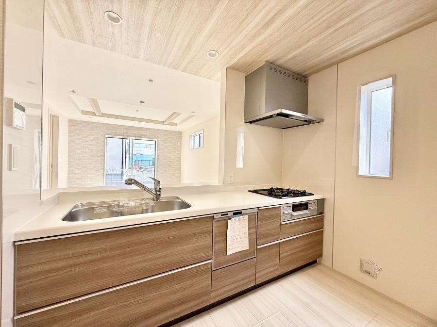 �L�b�`�� ���������y���݂ƐH�ׂ�K����͂���L�b�`��