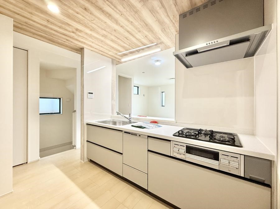 �L�b�`�� �����������������Ԃ����܂��A�Ί炠�ӂ��L�b�`��