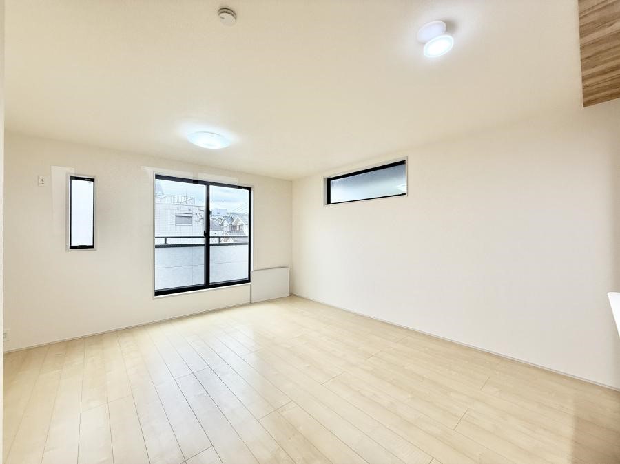 ���r���O ���������났�ƏΊ炪�W�܂�A�S���܂郊�r���O