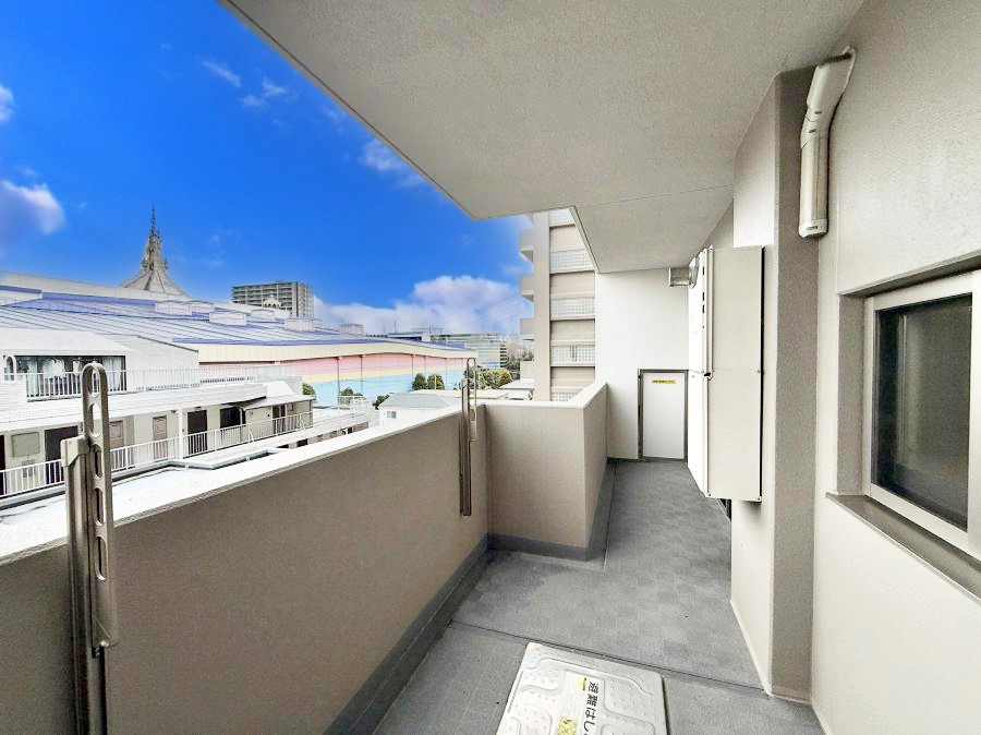 �o���R�j�[ ������ ���R��g�߂Ɋ�����A�J���I�ȃo���R�j�[