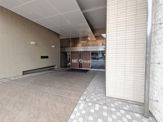 �G���g�����X �O�ρ��Ǘ��̍s���͂����G���g�����X�ň��S���ĕ�点����ł�