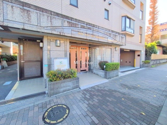 �G���g�����X �O�ρ��Ǘ��̍s���͂����G���g�����X�ň��S���ĕ�点����ł�