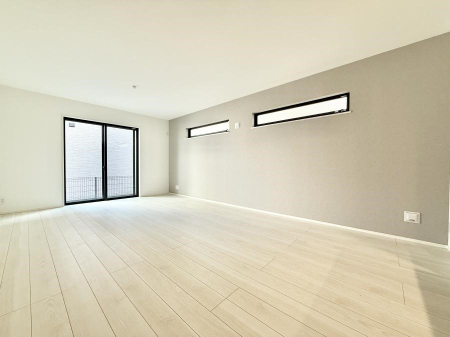 ���r���O ����