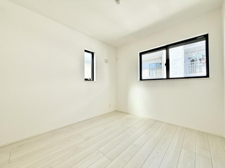 �Q�� ����