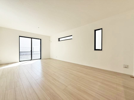 ���r���O ����