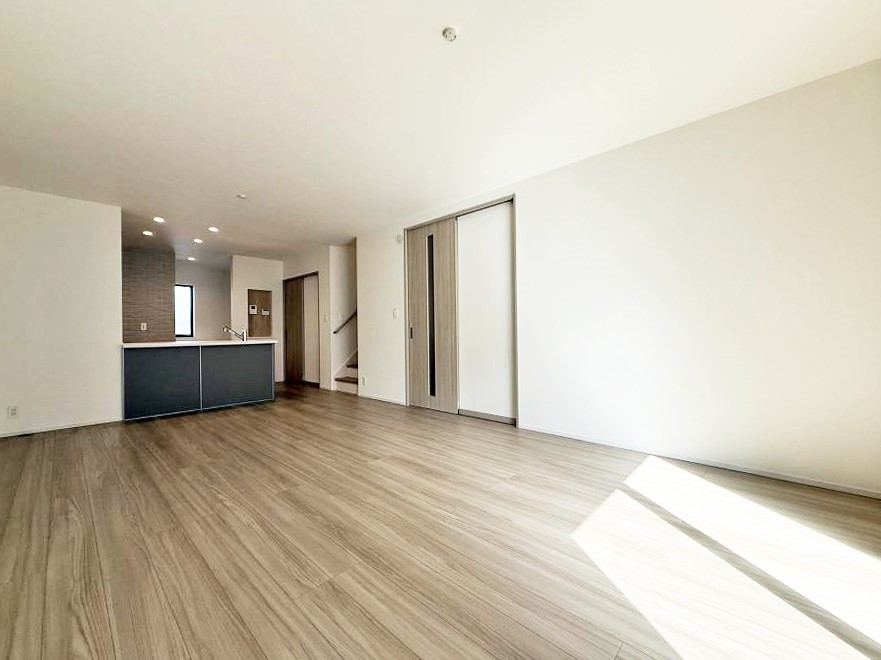 ���r���O ����