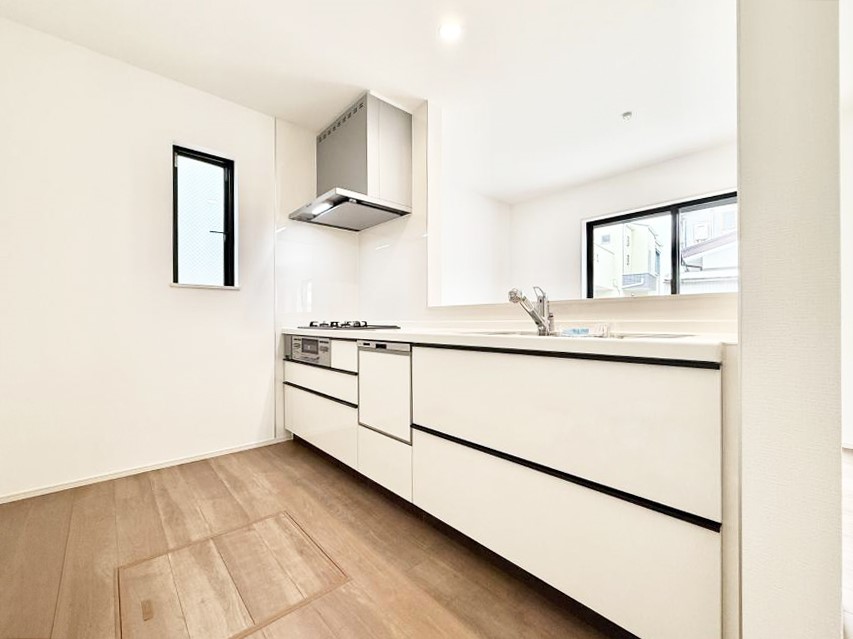 �L�b�`�� ���������y���݂ƐH�ׂ�K����͂���L�b�`��