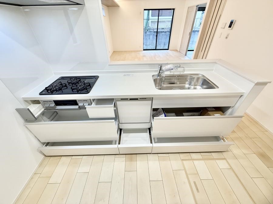 �L�b�`�� �������Ƒ����J��[�߂�A������̂���L�b�`��