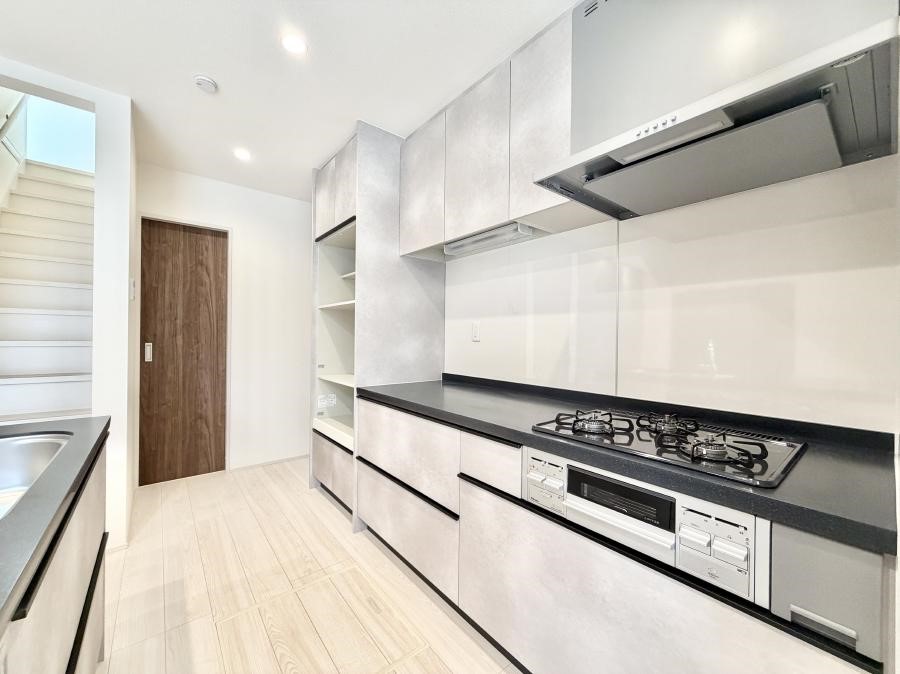 �L�b�`�� �����������������Ɗy�����Ȃ�A���K�ȃL�b�`�����