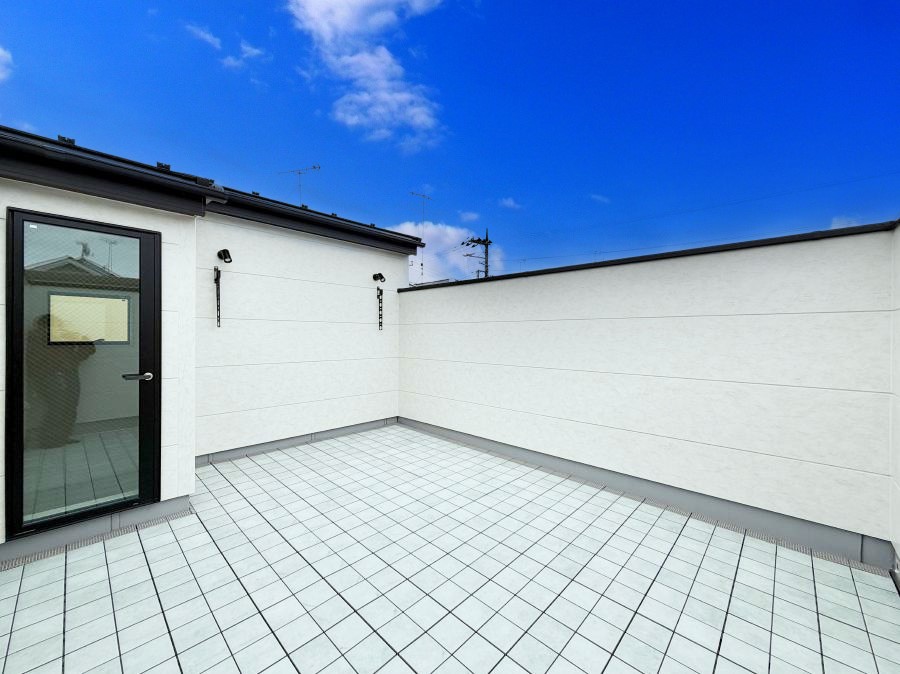 �o���R�j�[ ������ ���R��g�߂Ɋ�����A�J���I�ȃo���R�j�[