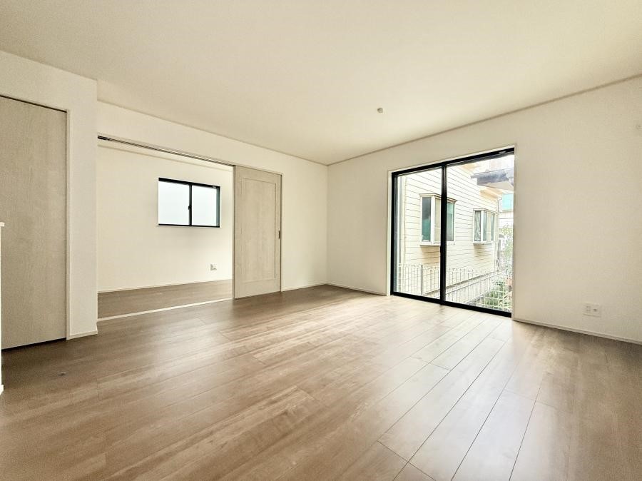 ���r���O ���������S�n�̂����A���z�̃��r���O