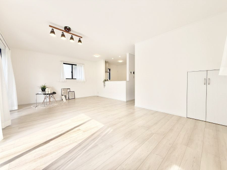 ���r���O ����