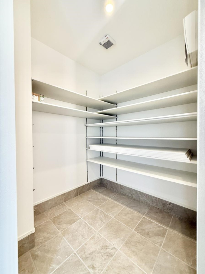 ���[ ����