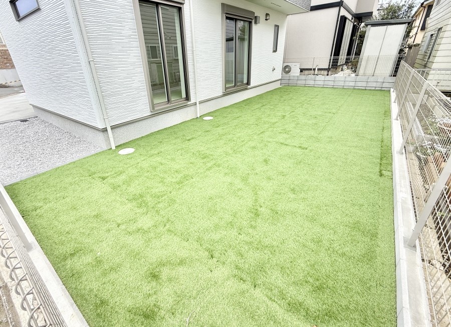 ���̑� �O�ρ���炵�ɏ�����^����A�΂��������ꂽ�Z�܂��ł�