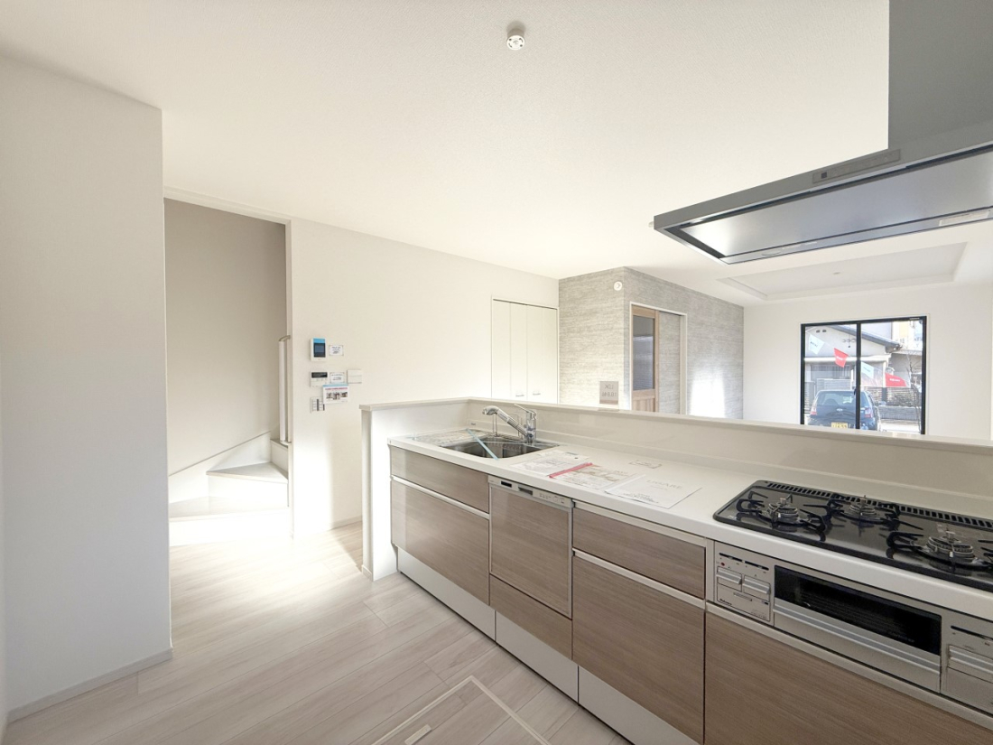 �L�b�`�� �����������������Ԃ����܂��A�Ί炠�ӂ��L�b�`��