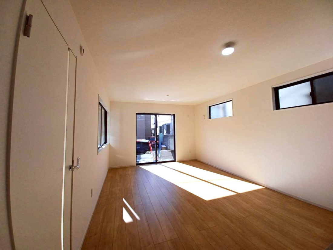 ���r���O ���������R�Ɖ�b�����܂��A�S�n�悢�ЂƂƂ�