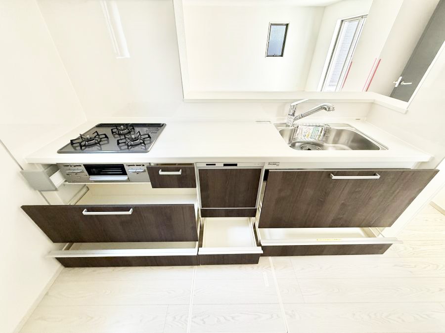 �L�b�`�� �������Ƒ����J��[�߂�A������̂���L�b�`��